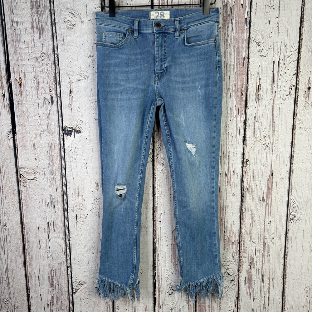 We The Free Skinny Distressed Jeans Size 28* *Fit Smaller*โ Frayed Hems Stretch